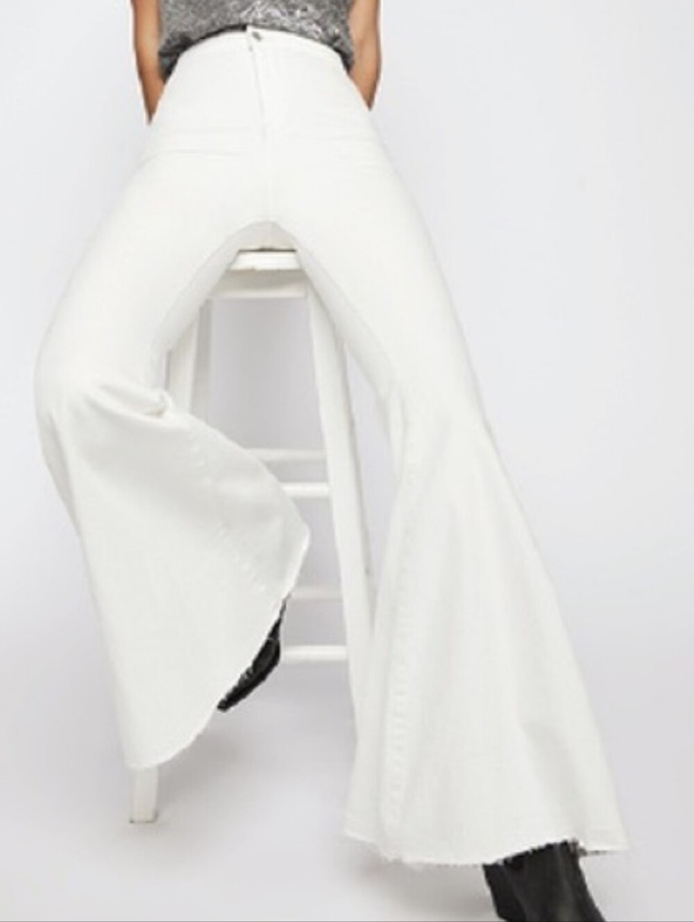 Free People Just Float On Flare Jeans In Winter White Size 31 NWT'S